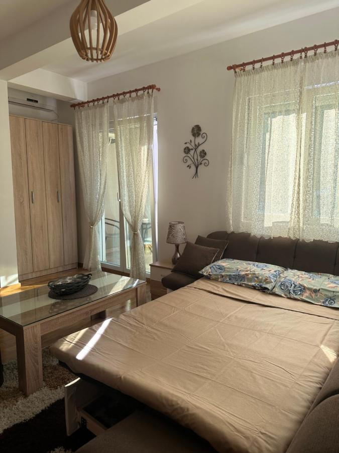 Kropa Apartman พอดโกริกา ภายนอก รูปภาพ