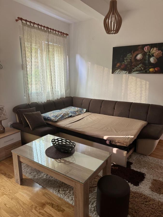 Kropa Apartman พอดโกริกา ภายนอก รูปภาพ