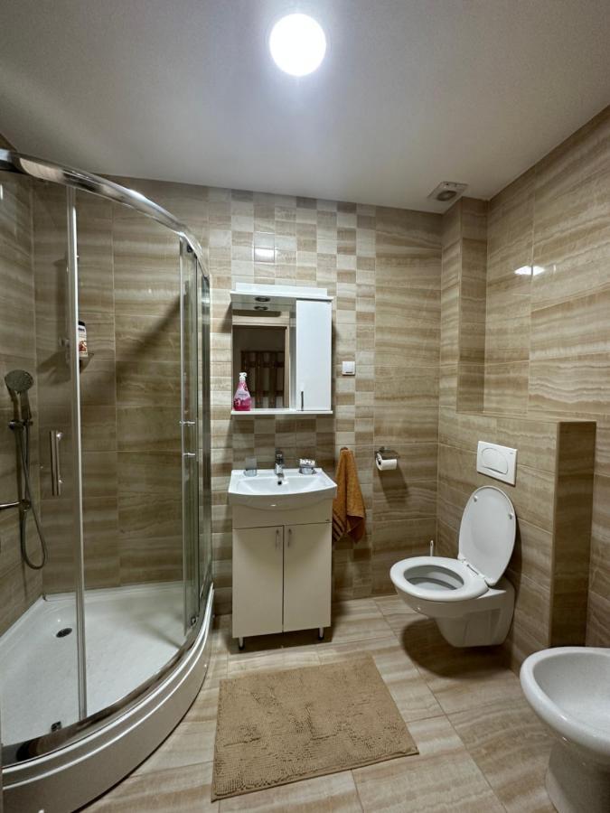 Kropa Apartman พอดโกริกา ภายนอก รูปภาพ