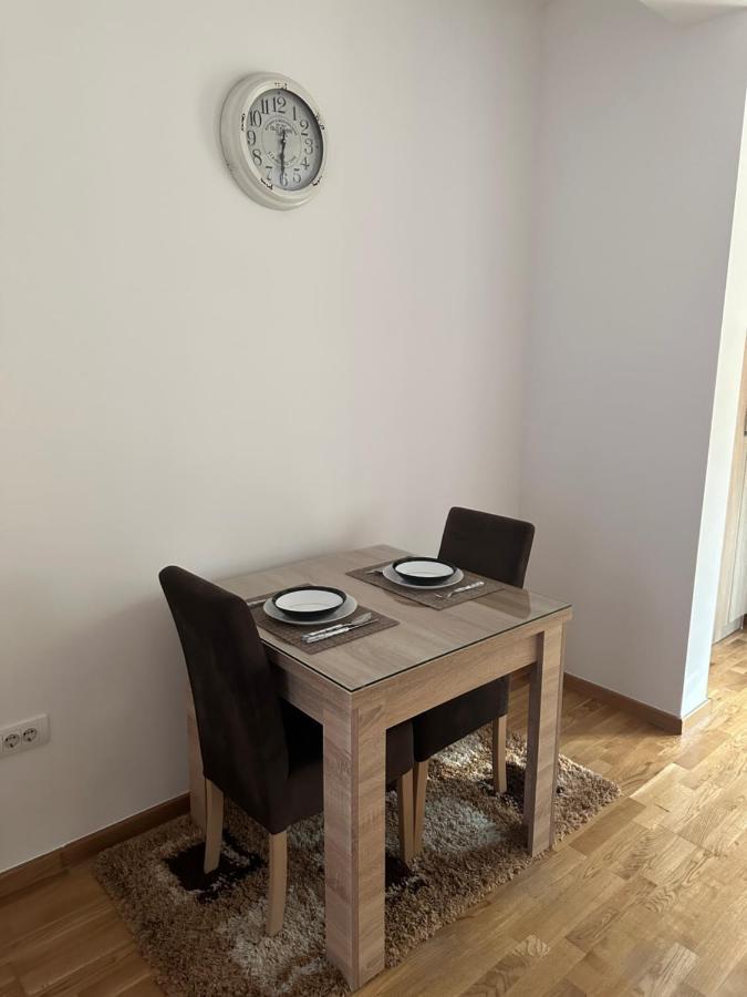 Kropa Apartman พอดโกริกา ภายนอก รูปภาพ