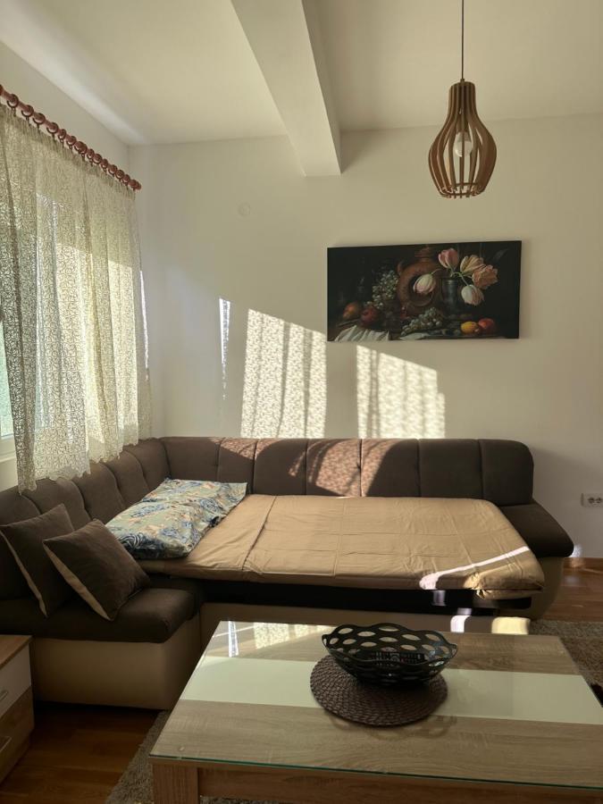 Kropa Apartman พอดโกริกา ภายนอก รูปภาพ
